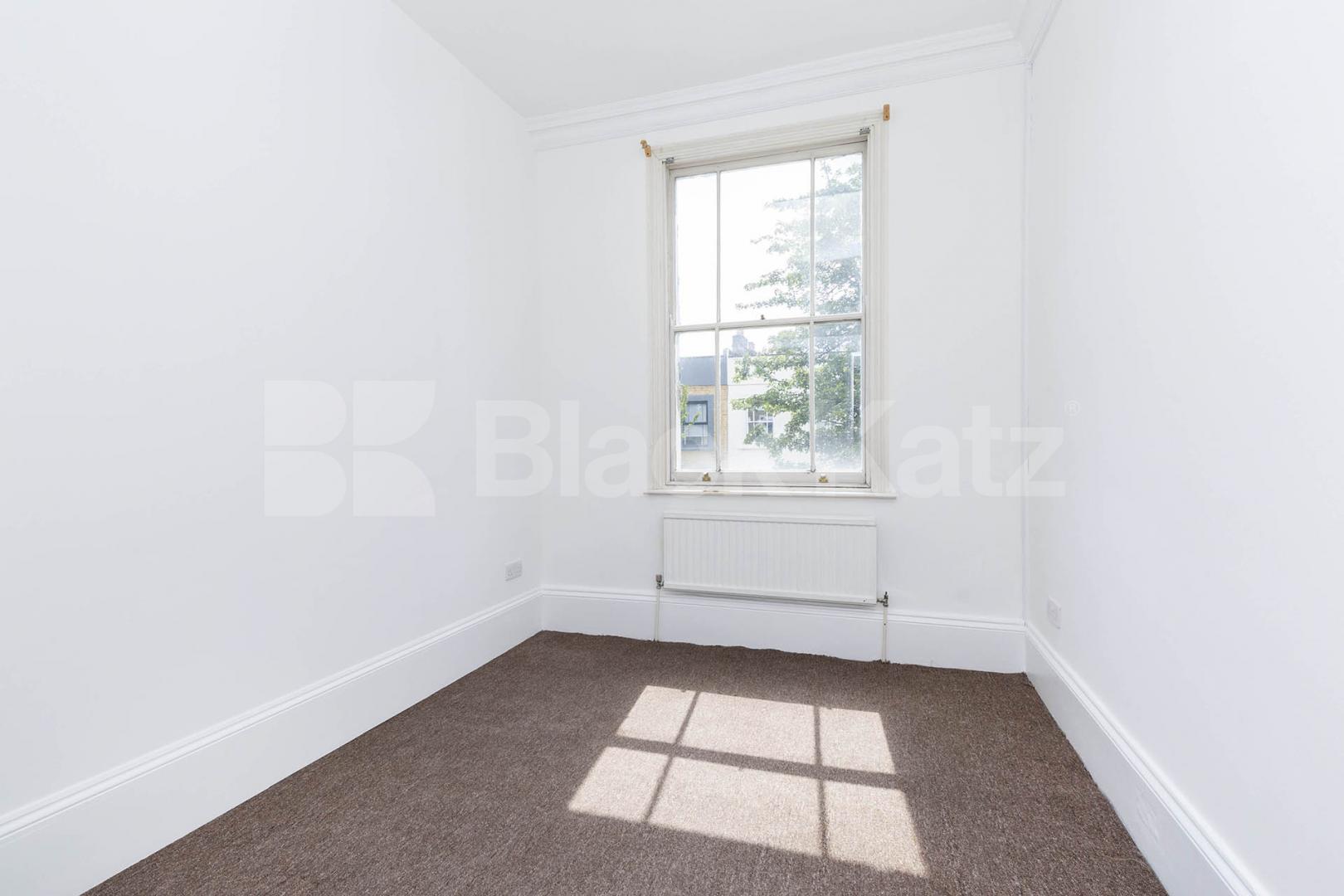 5 double bedrooms 2 bathrooms and garden within a period house  Windsor Road, Holloway